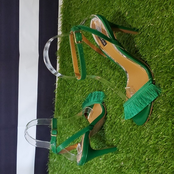 NWOT Emerald Green Jaggar Leather Heels - Picture 2 of 8